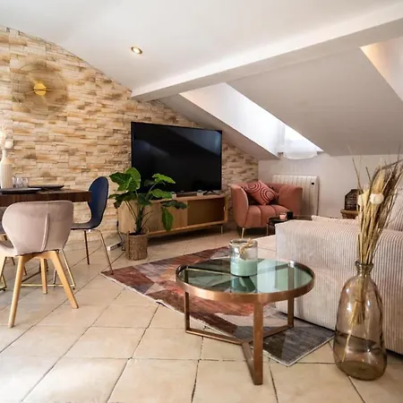 Guestready - A Graceful In Liberation Nice